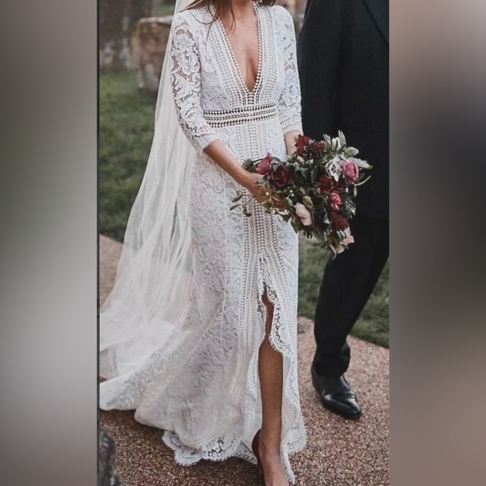 NWT Designer Galvan Wedding Gown - Lace & Crochet with Silk lining